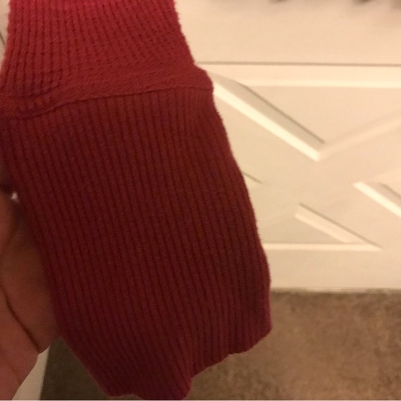 Elegant Red Lace Knit Sweater - Picture 6 of 7